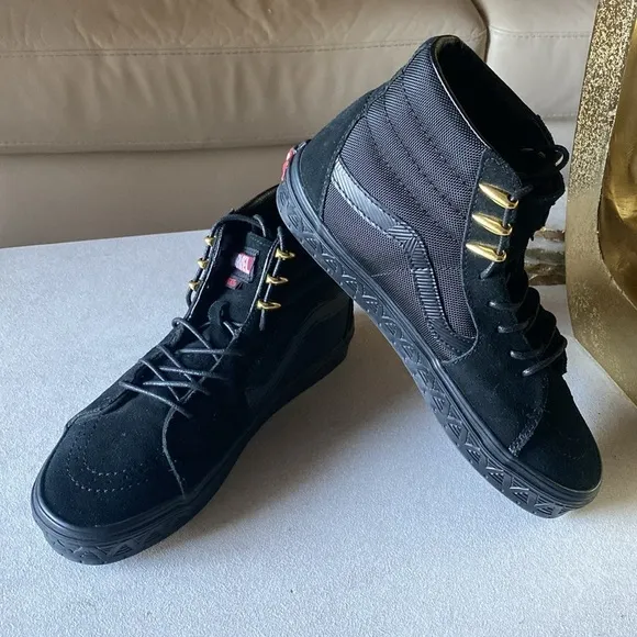 VANS MARVEL SUEDE BLACK PANTHER Edition BLACK Sneakers Size 8 Men 9.5 Wo…