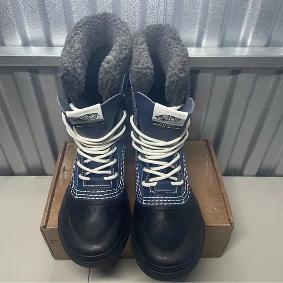 Vans Standard Snow MTE Winter Boots Size 9 Navy Blue Black
