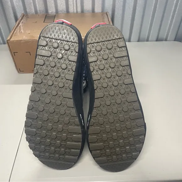 Vans Standard Snow MTE Winter Boots Size 9 Navy Blue Black