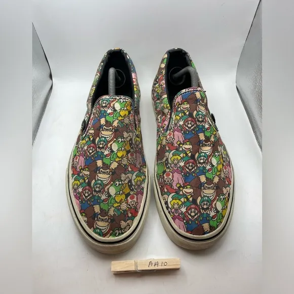 Vans X Nintendo Super Mario Brothers classic suede mens loafers size 11.5