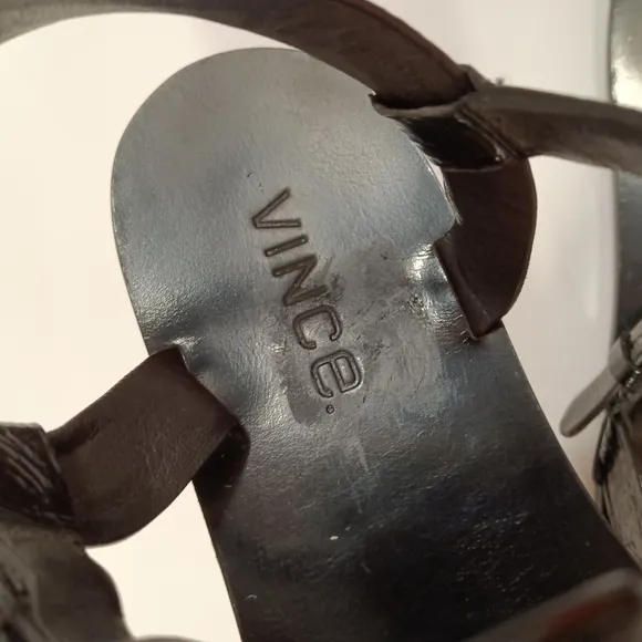 Vince. Black Patent Leather Thong Flat Sandals Size 7.5