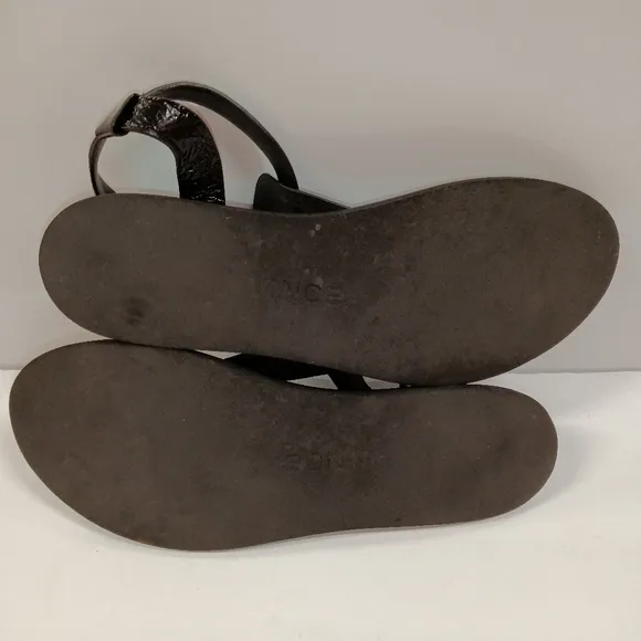 Vince. Black Patent Leather Thong Flat Sandals Size 7.5