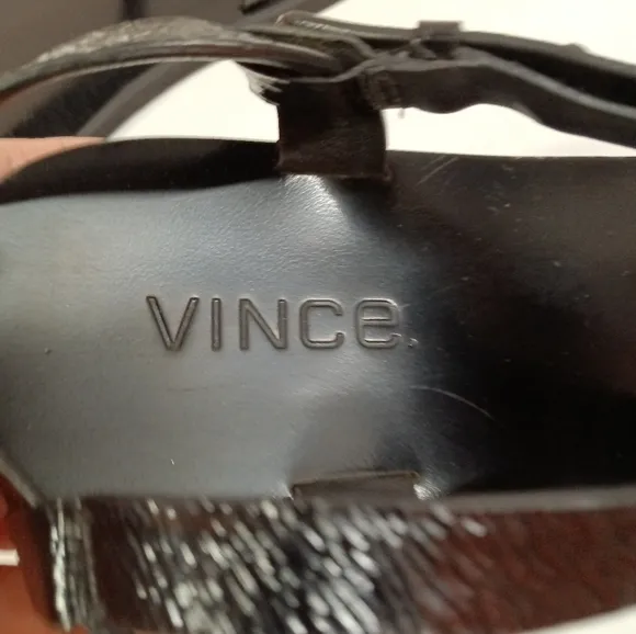 Vince. Black Patent Leather Thong Flat Sandals Size 7.5