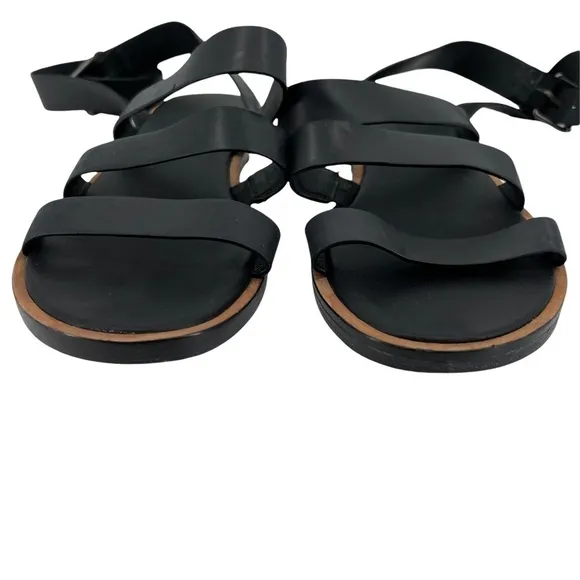 Vince Black Vero Cucio Flat Ankle Buckle Sandals Size 10 Women's