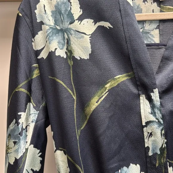 Vince Blue Floral Iris Print Long Sleeve Satin Shirt Dress in Coastal