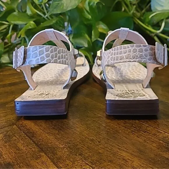 VINCE CAMUTO &quot;DAILETTE&quot; LIGHT TAUPE SNAKE EMBOSSED LEATHER STUD STRAPPY SANDAL🆕