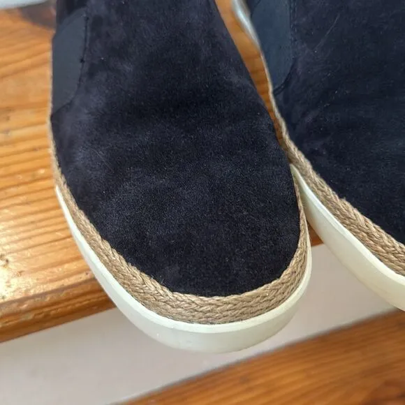 Vince johan suede navy espradrille slip on sneakers size 8.5
