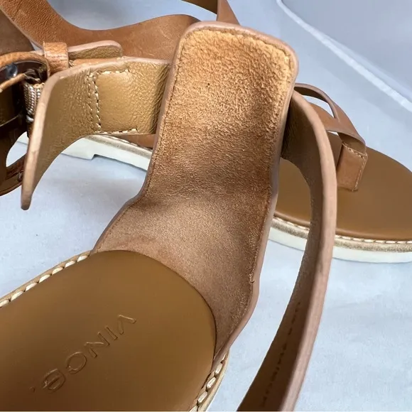 Vince Morris Tan Leather Brown Strappy Flat Thong Sandal in Size 8.5