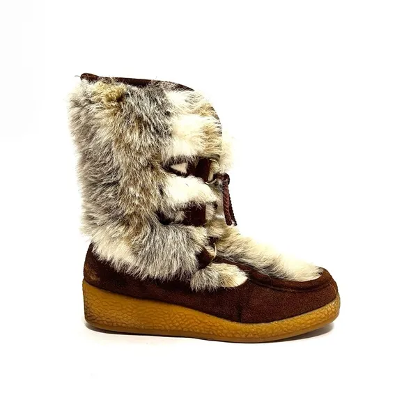 Vintage 1970s brown suede faux fur shearling lined lace up winter snow boots