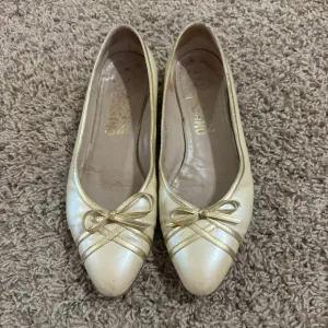 Vintage Salvatore Ferragamo Cream &amp; Gold Ballet Flats