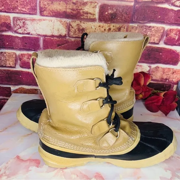 Vintage Sorel Tan Manitou Wool Lined Lace Up Snow Boots