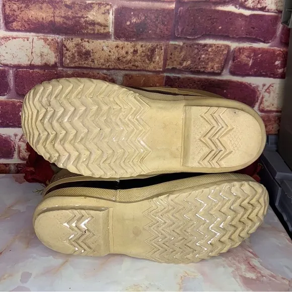 Vintage Sorel Tan Manitou Wool Lined Lace Up Snow Boots