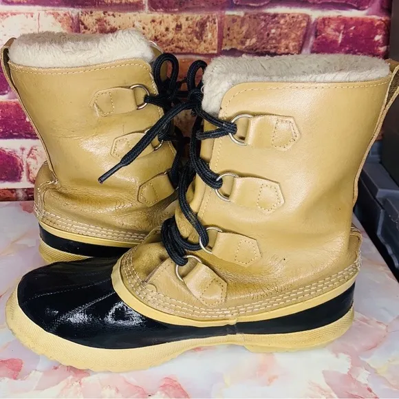 Vintage Sorel Tan Manitou Wool Lined Lace Up Snow Boots