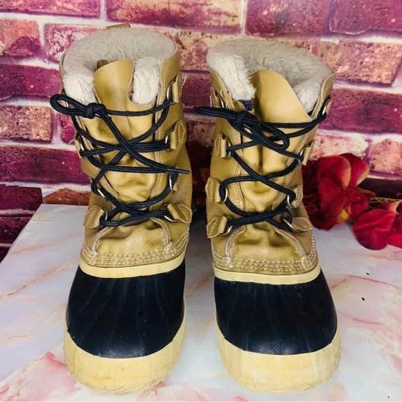 Vintage Sorel Tan Manitou Wool Lined Lace Up Snow Boots