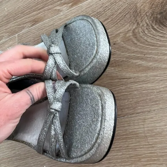 Vintage Y2K Charlotte Russe Silver Sparkle Platform Strappy Sandals