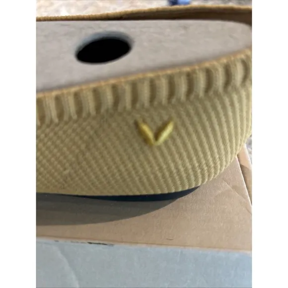 VIVAIA Aria Pointed Toe Ballet Flats Aria 5° Ginger Yellow Size 40  (US 9) NIB