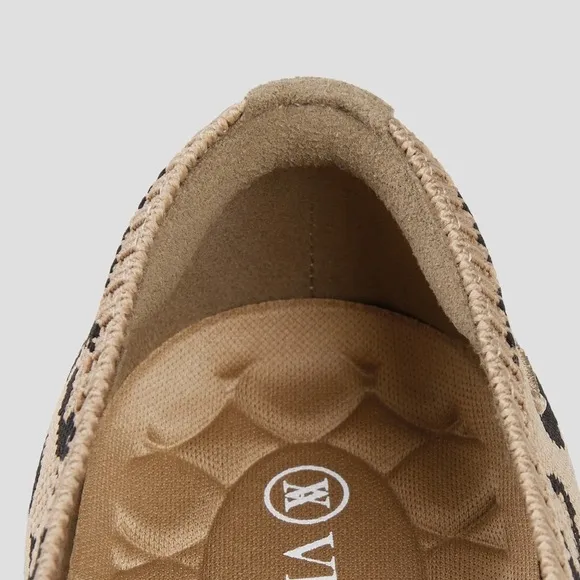 Vivaia Lightweight Pointed-Ballet Flats (Aria Walker) Dark Leopard Women’s 41.5