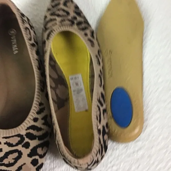Vivaia Lightweight Pointed-Ballet Flats (Aria Walker) Dark Leopard Women’s 41.5