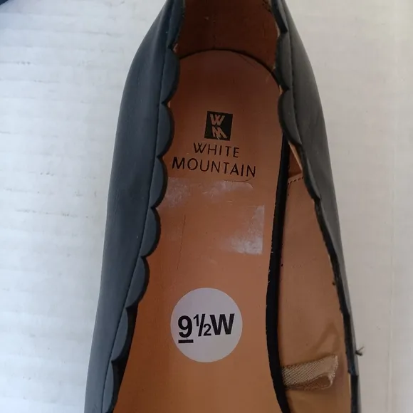 White Mountain Casi  Black Scalloped Ballet Flats US Size 9 1/2 Wide NWOB
