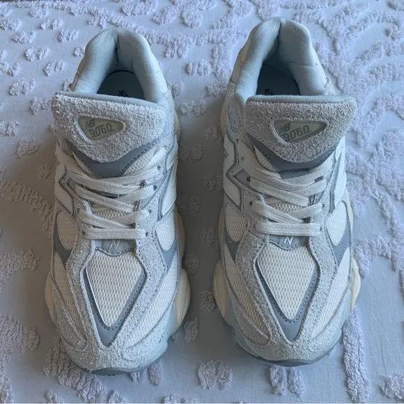 Women’s 9.5 Men’s 8 NEW BALANCE 9060 Quartz Grey Blue Cream Chunky Sneakers NWOB