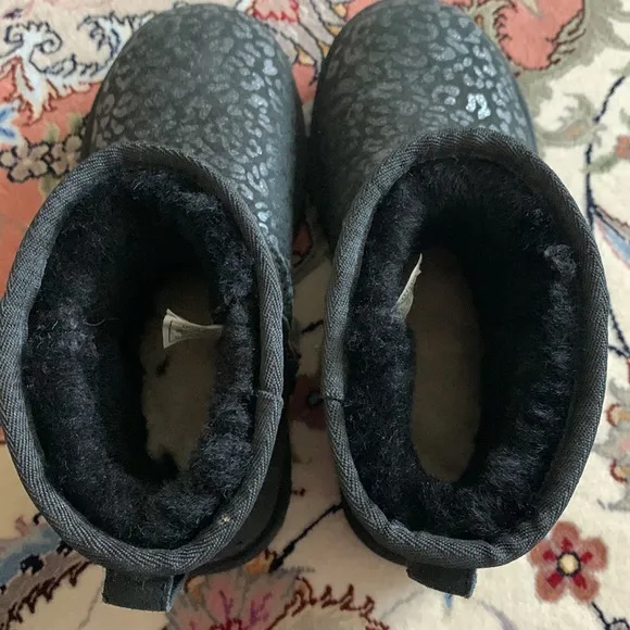 Women's Ugg Classic Short Snow Leopard Boots