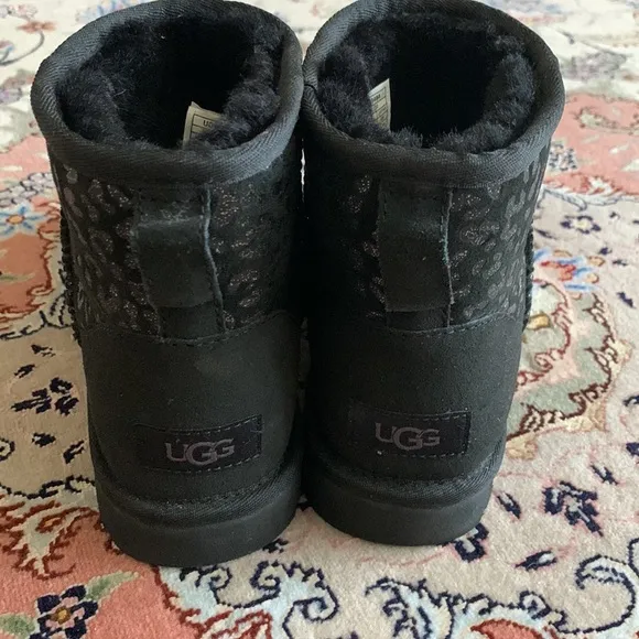 Women's Ugg Classic Short Snow Leopard Boots