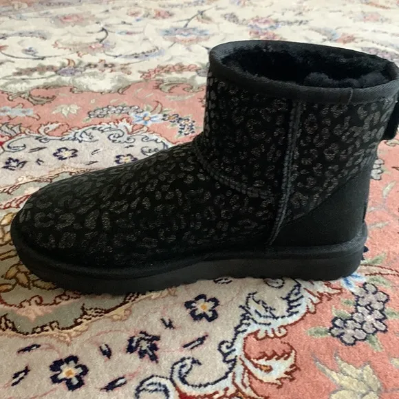 Women's Ugg Classic Short Snow Leopard Boots