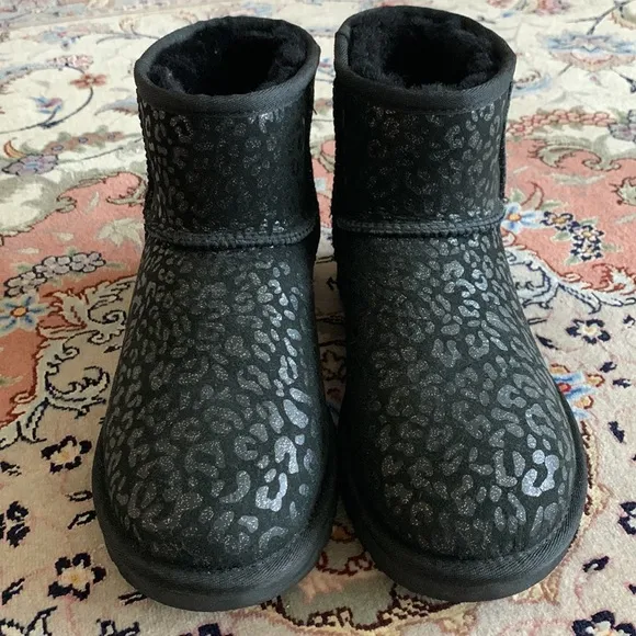 Women's Ugg Classic Short Snow Leopard Boots