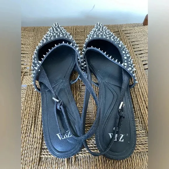 Zara Shoes Women’s 39 Studded Flats Pointed Toe Sling Back Black